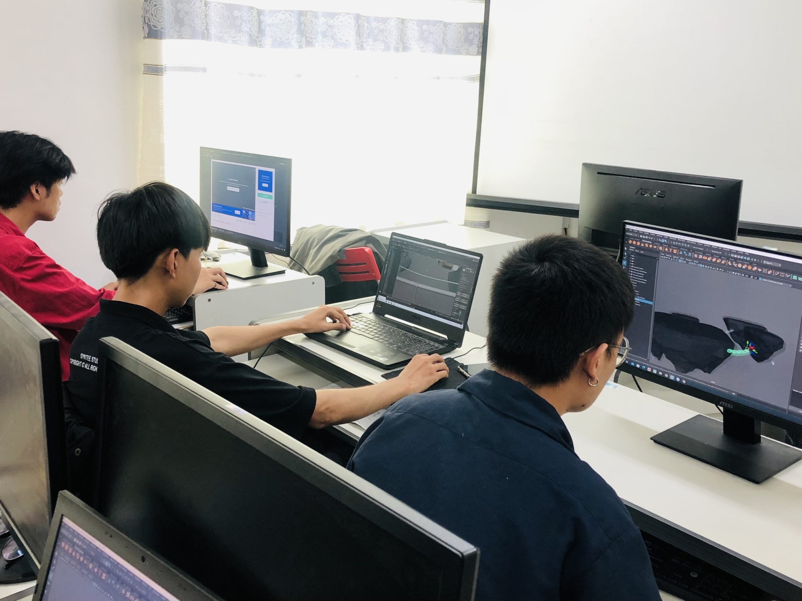 Cận cảnh một buổi học thiết kế 3D của sinh viên lớp CT5A-Đ | Cao đẳng CNTT Chuyên nghiệp